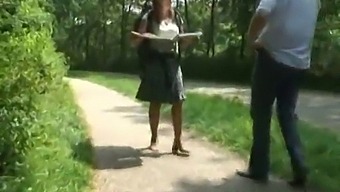Intenzív Erdős Találkozás Holland Érett Szépséggel.