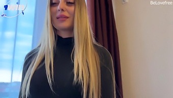 A Stunning Visitor Surrenders Herself At A Hotel By A Vacation Destination On The Inaugural Day *Belovefree