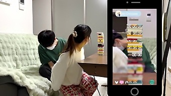 Nyilvános Maszturbáció Egy Japán Csajjal Amatőr Pornóban