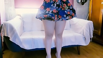 Peruvian Voyeur Gets Caught Touching Himself While Watching A Milf